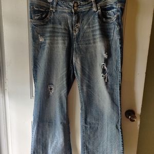 Wallflower distressed jeans